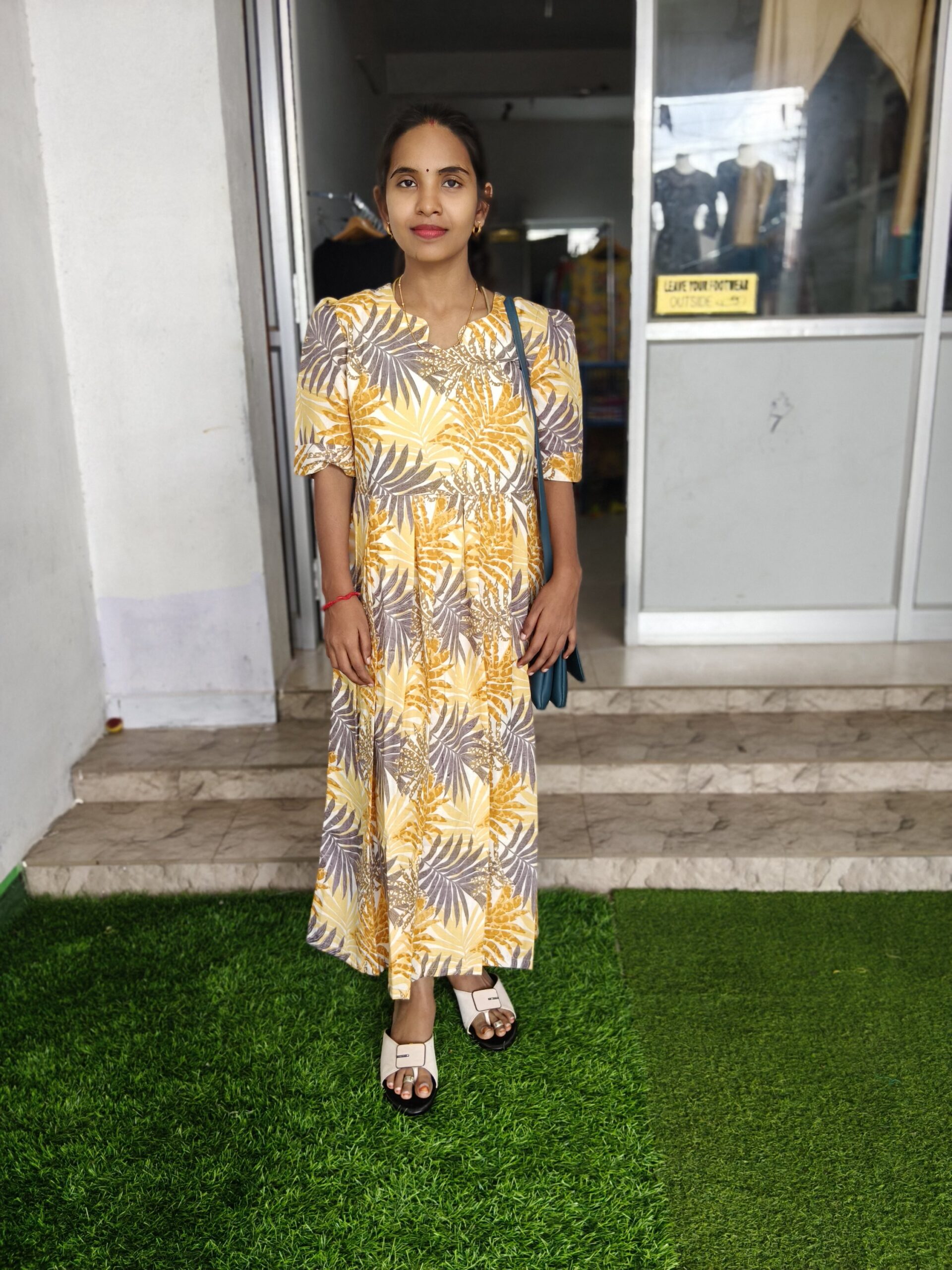 Yellow colour Maxis